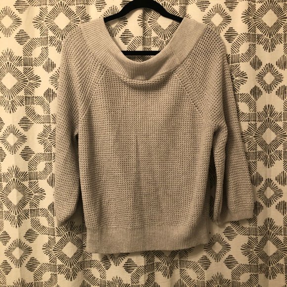 Express off-the shoulder sweater - Picture 4 of 6